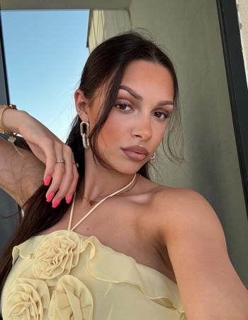 Profile picture of Luna Maria Albanese