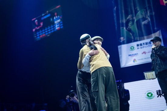 B-GIRL ROYAL AND B-GIRL AYUMI - FUKUOKA WORLD CHAMPIONSHIPS.jpg